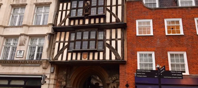 Luxury Livvy does Shakespeare and Dickens – on a London walk Luxury Livvy does Shakespeare and Dickens – on a London walk