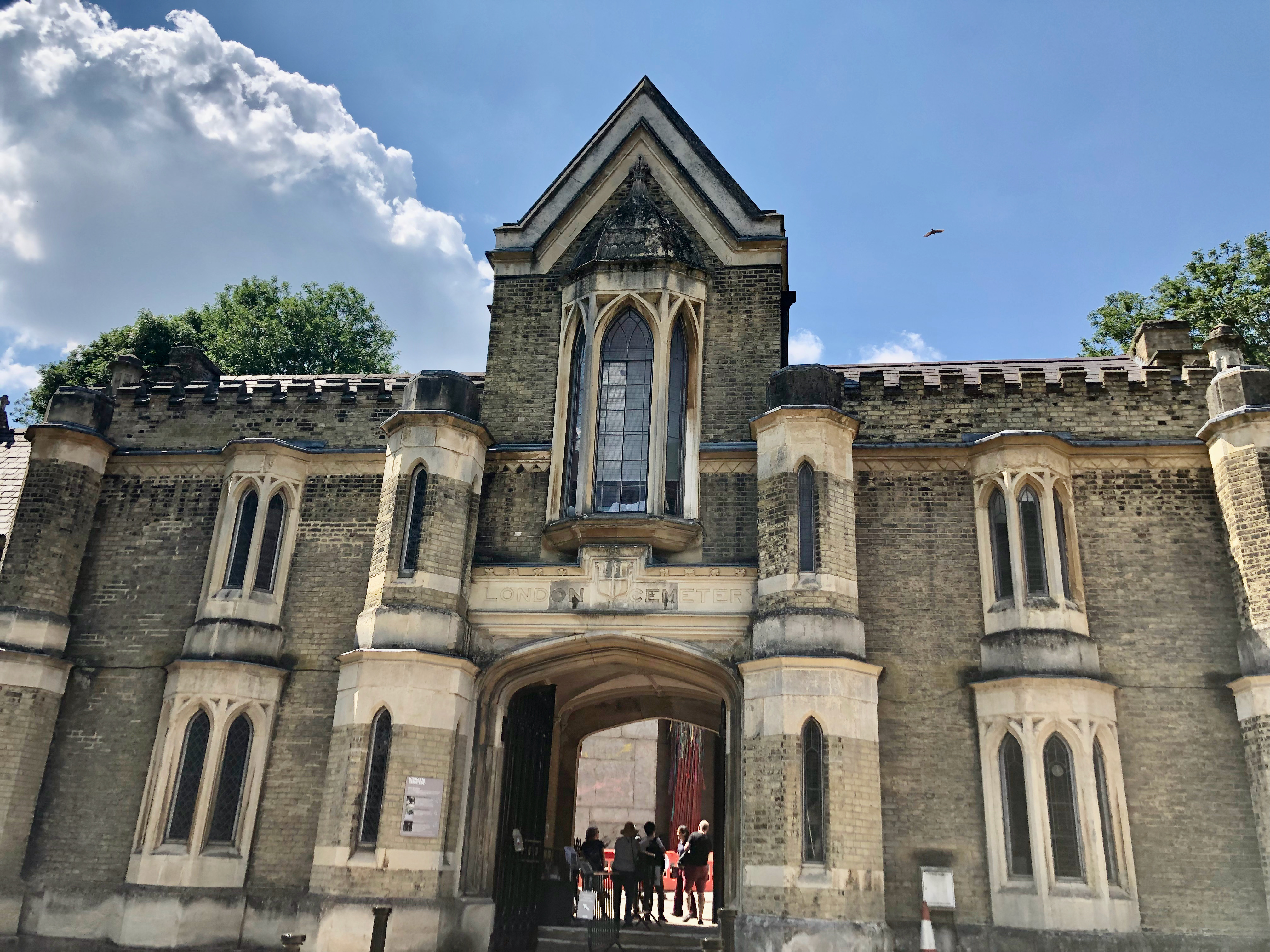 highgate cemetery entrance