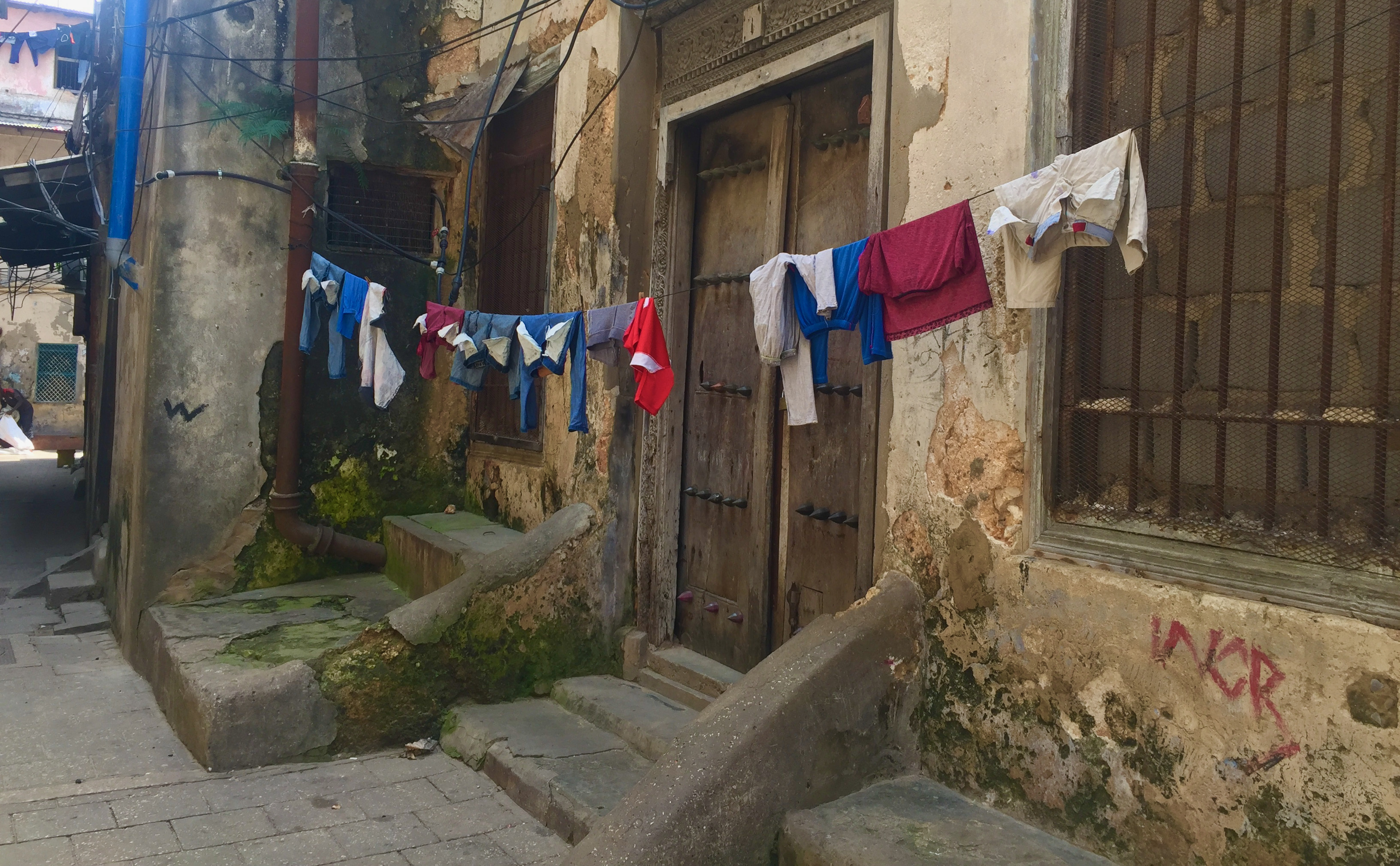 washing_zanzibar